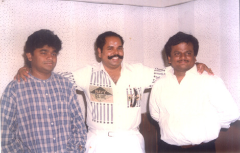 Mr.K.T.Kunjumon having a snap with Music Director A.R.Rahman and Cameraman K.V.Anand ktk-actors (13)