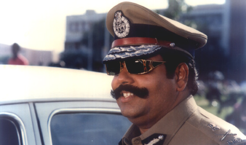 Mr.K.T.Kunjumon as Police Inspector in Kadhal Desam film ktk-actors (14)