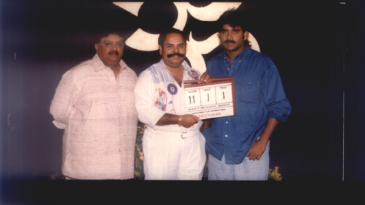 Mr.K.T.Kunjumon along with Singer S.P.Balasubramainan and Telugu Super Star Nagarjuna ktk-actors (22)
