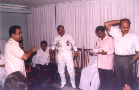 Mr.K.T.Kunjumon having a conversation with Director S.A.Chandrasekar and producer R.B.Choudry ktk-actors (30)