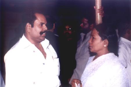 Mr.K.T.Kunjumon having a chat with actress Manorama ktk-actors (33)