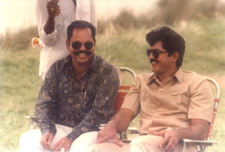 Mr.K.T.Kunjumon having a chat with actor Sarath kumar in sooriyan film shooting spot ktk-actors (35)
